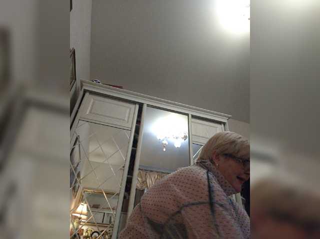 KarinkaSweet live cam preview