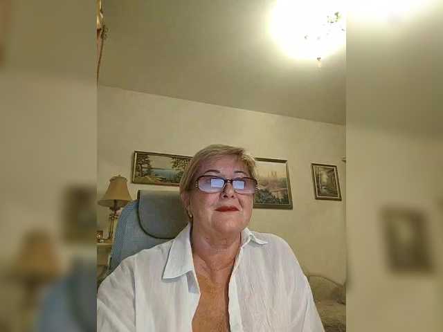 KarinkaSweet live cam on BongaCams