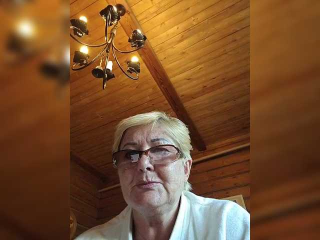 KarinkaSweet live cam on BongaCams