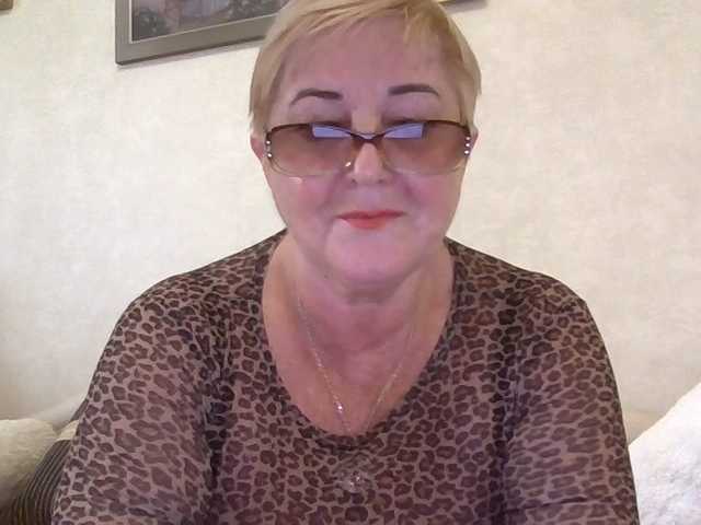 KarinkaSweet live cam on BongaCams