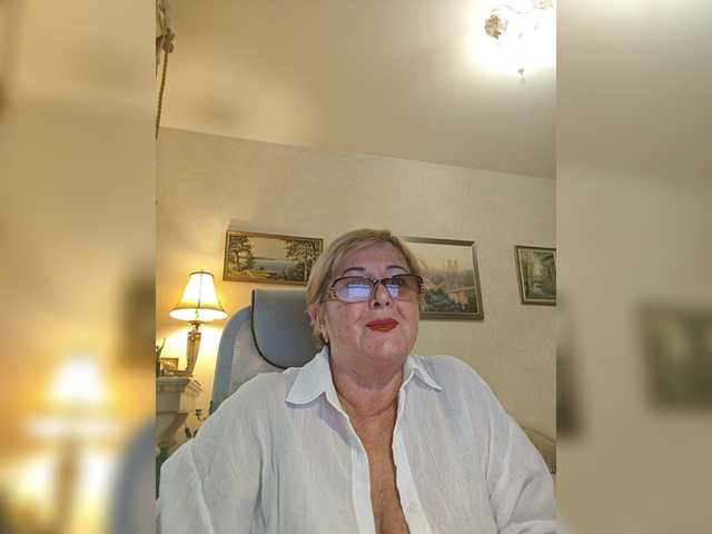 KarinkaSweet live cam on BongaCams