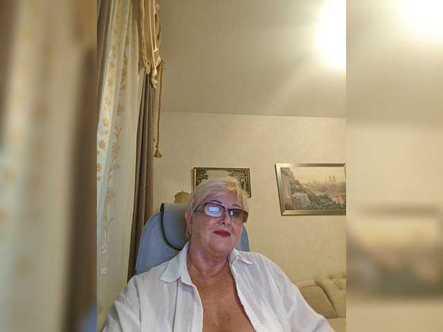 KarinkaSweet live cam on BongaCams
