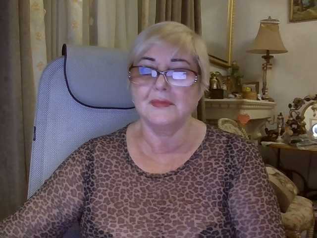 KarinkaSweet live cam on BongaCams