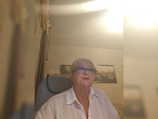 KarinkaSweet live cam on BongaCams