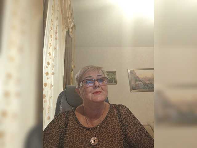 KarinkaSweet live cam on BongaCams