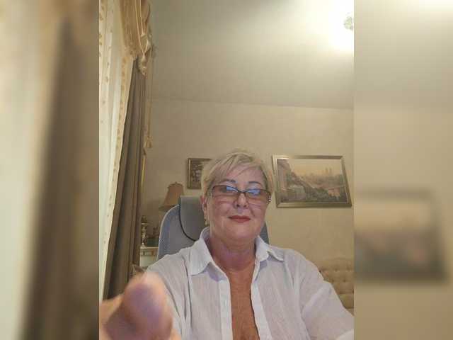 KarinkaSweet live cam on BongaCams