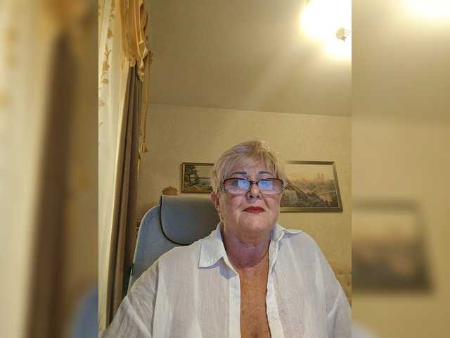 KarinkaSweet live cam on BongaCams