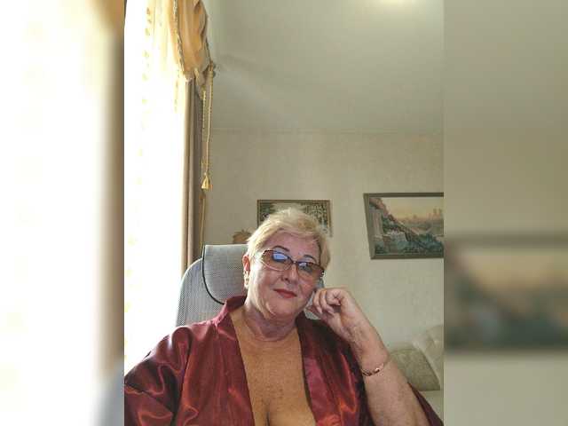 KarinkaSweet live cam on BongaCams