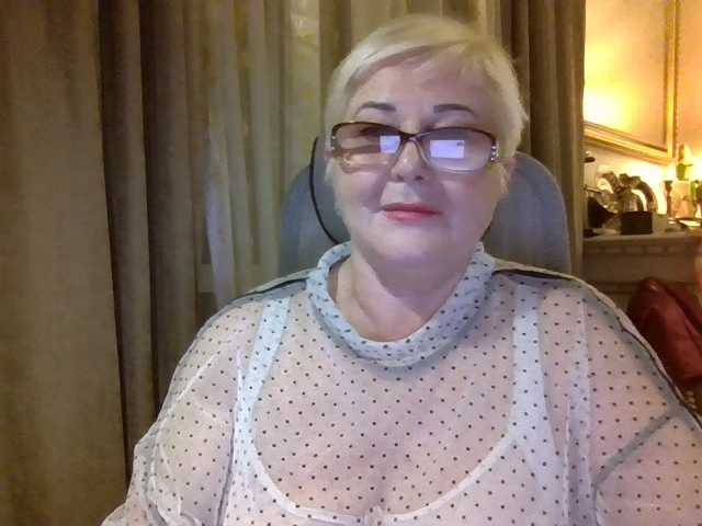 KarinkaSweet live cam on BongaCams