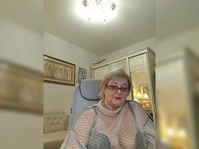 KarinkaSweet's BongaCams show and profile