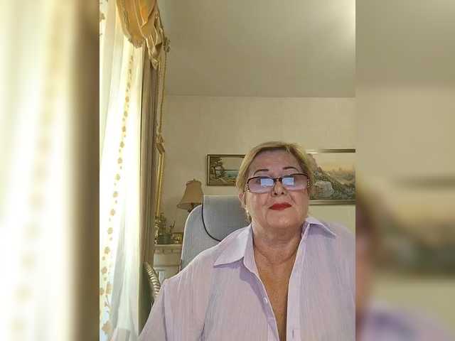 KarinkaSweet live cam on BongaCams