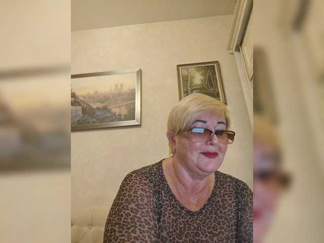 KarinkaSweet live cam on BongaCams
