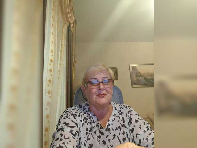 KarinkaSweet live cam on BongaCams