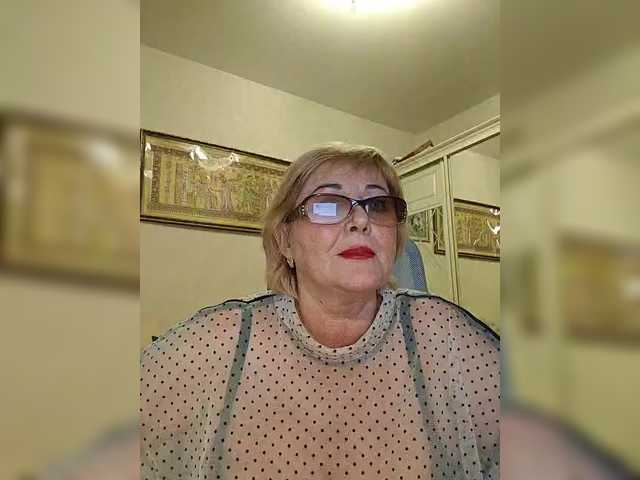 KarinkaSweet's BongaCams show and profile