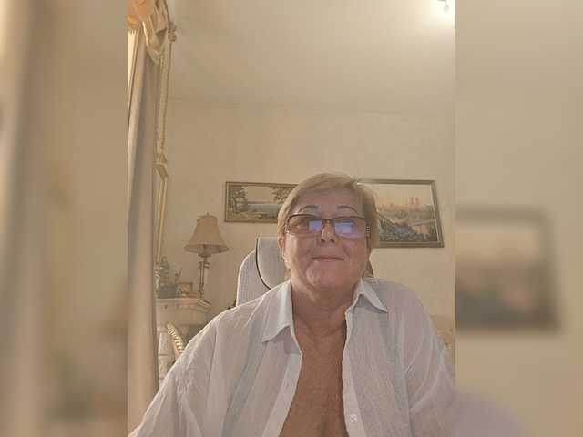 KarinkaSweet live cam on BongaCams