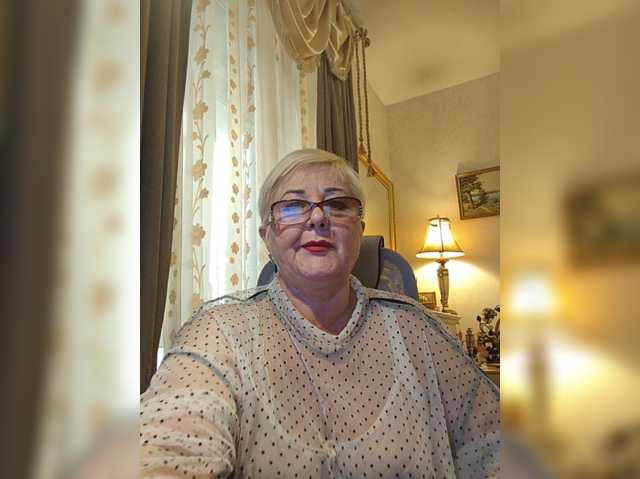 KarinkaSweet live cam on BongaCams