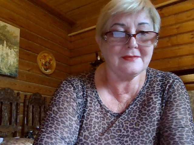 KarinkaSweet live cam on BongaCams