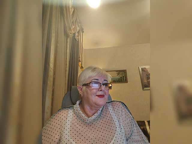 KarinkaSweet live cam on BongaCams