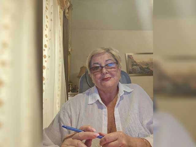 KarinkaSweet live cam on BongaCams