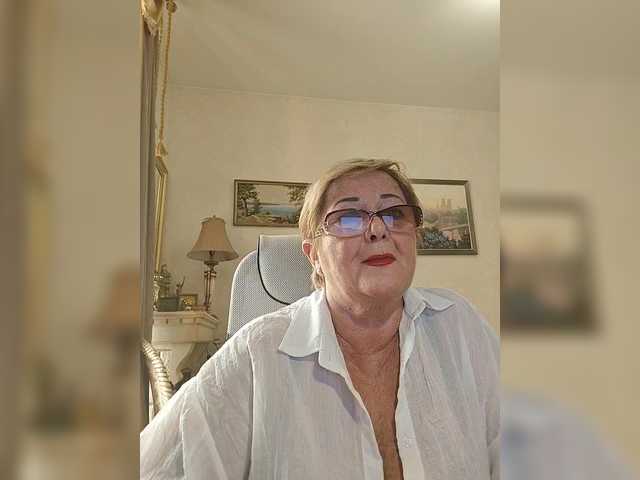 KarinkaSweet live cam on BongaCams