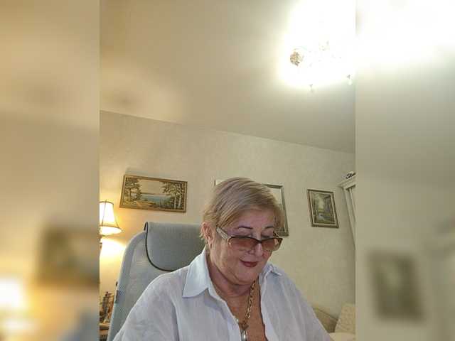 KarinkaSweet live cam on BongaCams