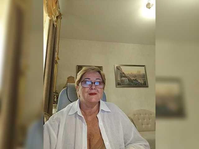 KarinkaSweet live cam on BongaCams
