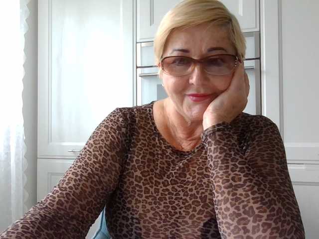 KarinkaSweet — live female cam