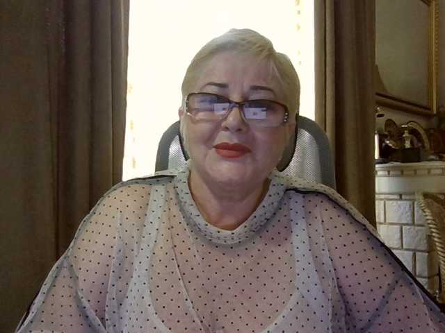 KarinkaSweet live cam on BongaCams