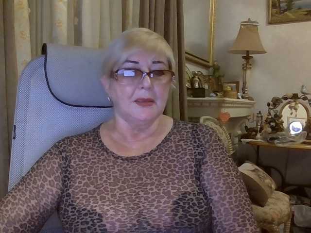 KarinkaSweet live cam on BongaCams