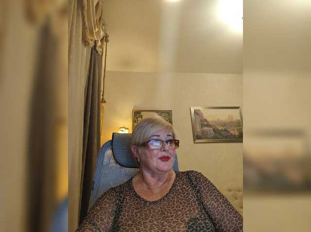 KarinkaSweet, en directo ahora en BongaCams