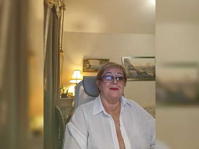 KarinkaSweet live cam on BongaCams