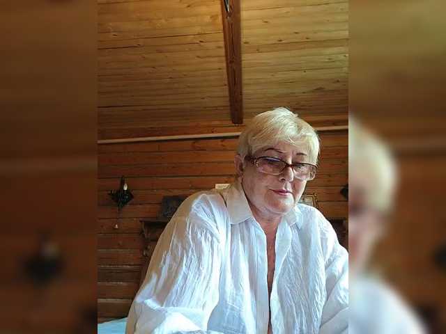 KarinkaSweet live cam on BongaCams