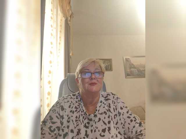 KarinkaSweet live webcam show