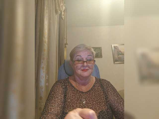 KarinkaSweet live cam on BongaCams