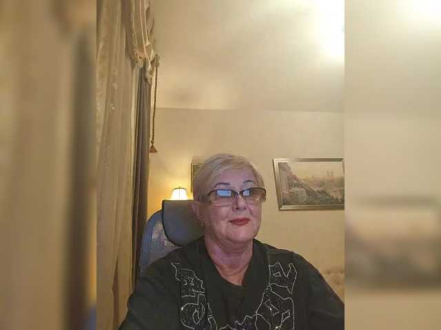 KarinkaSweet live cam on BongaCams