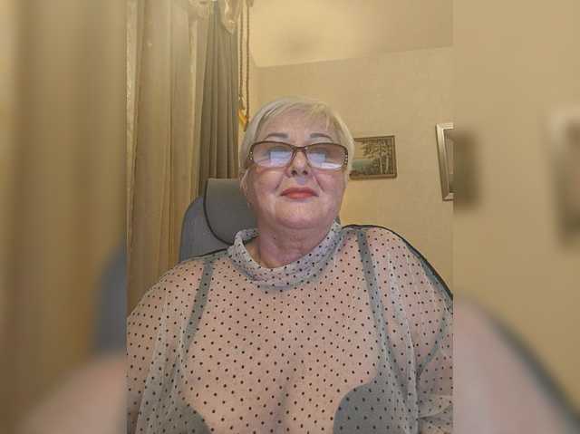 KarinkaSweet live cam on BongaCams