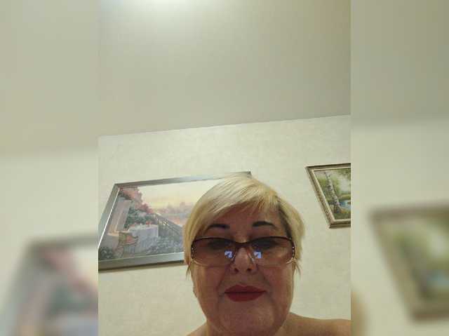 KarinkaSweet live cam on BongaCams