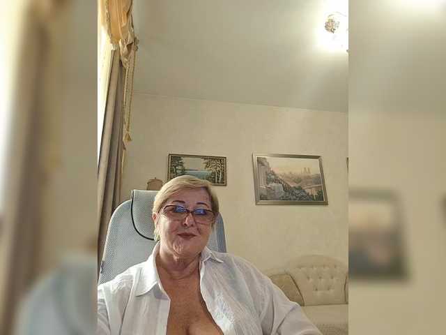 KarinkaSweet live cam on BongaCams