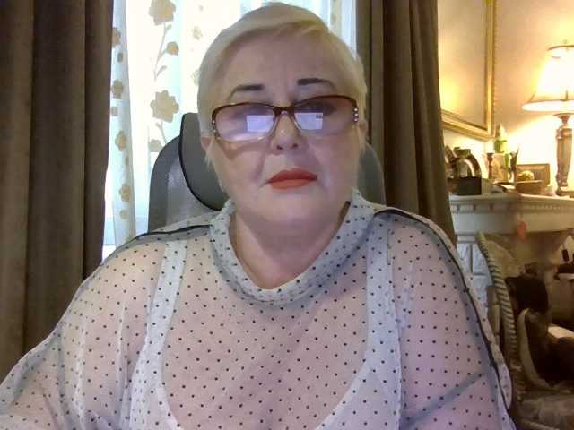 KarinkaSweet live cam preview
