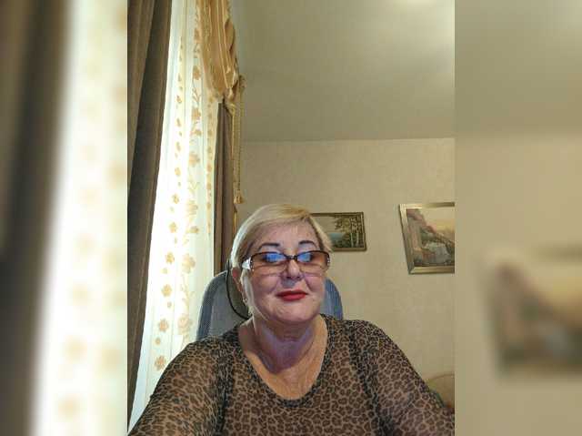 KarinkaSweet live cam preview