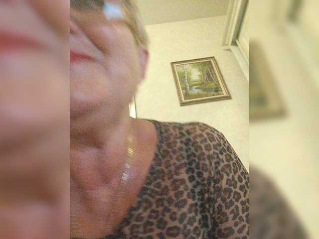 KarinkaSweet live cam on BongaCams