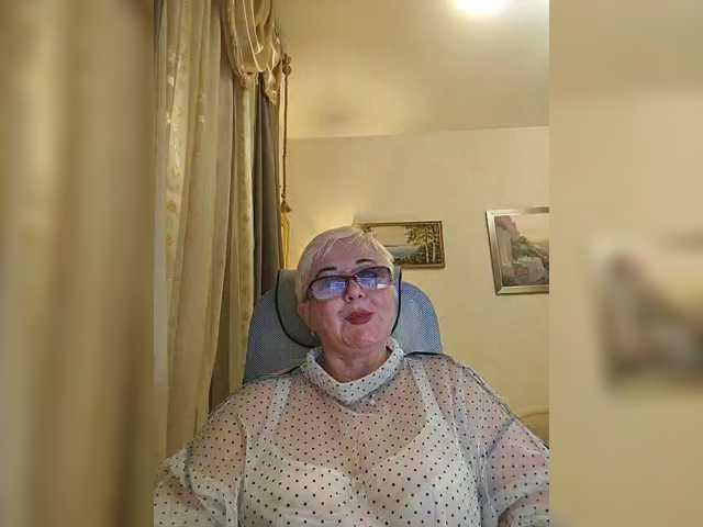 KarinkaSweet live cam on BongaCams