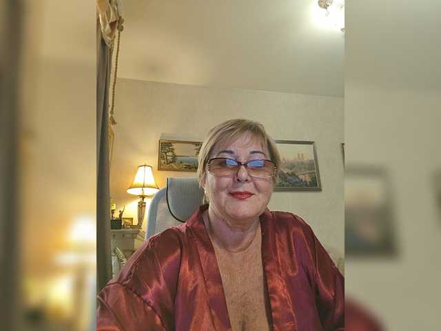 KarinkaSweet live cam on BongaCams