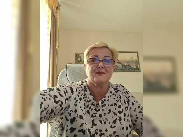 KarinkaSweet live cam on BongaCams