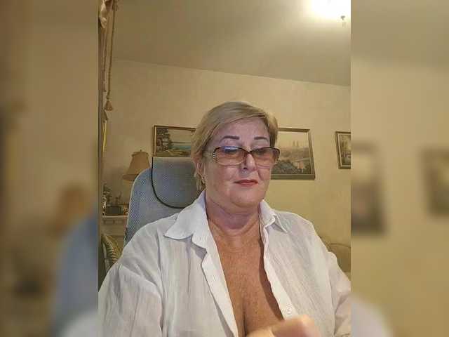 KarinkaSweet live cam on BongaCams