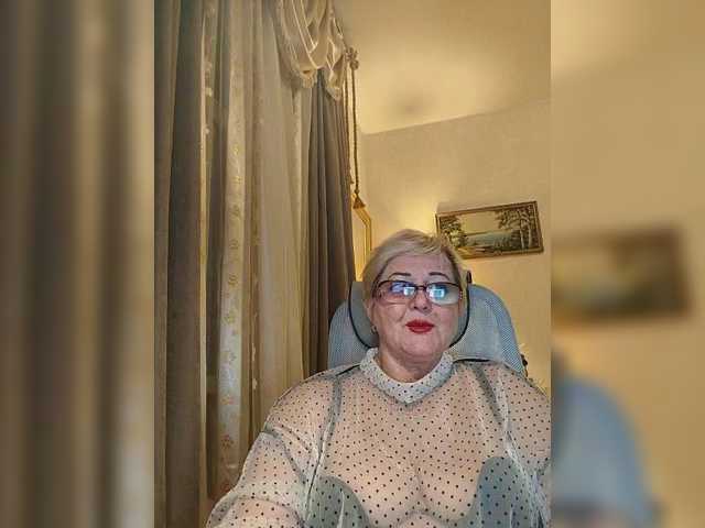 KarinkaSweet live cam on BongaCams