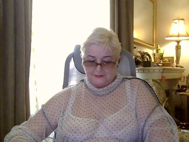 KarinkaSweet live cam on BongaCams