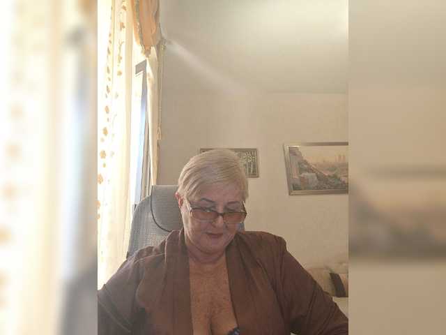 KarinkaSweet live cam on BongaCams