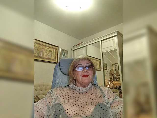 KarinkaSweet's BongaCams show and profile