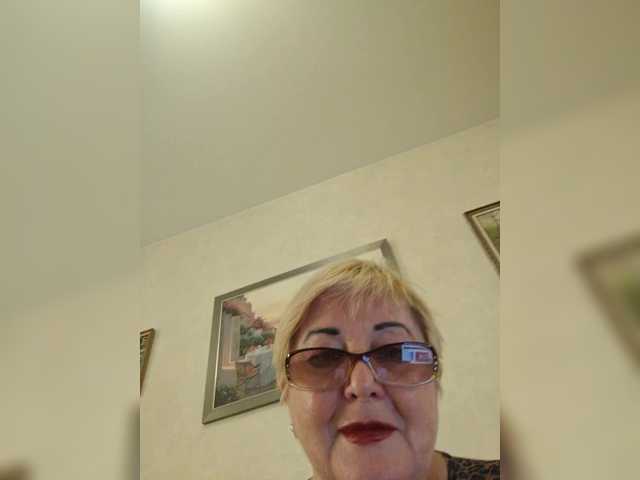 KarinkaSweet live cam on BongaCams